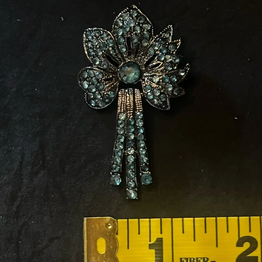 Blue Crystal Brooch with moveable piece